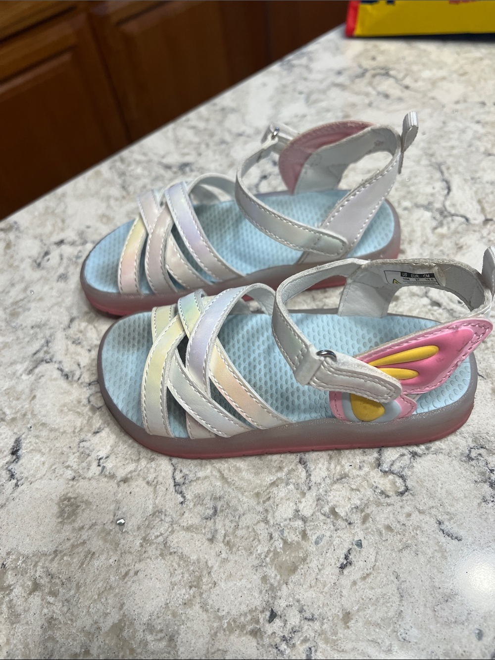 A lot of size 9-10 shoes. Gently worn - Picture 8 of 13